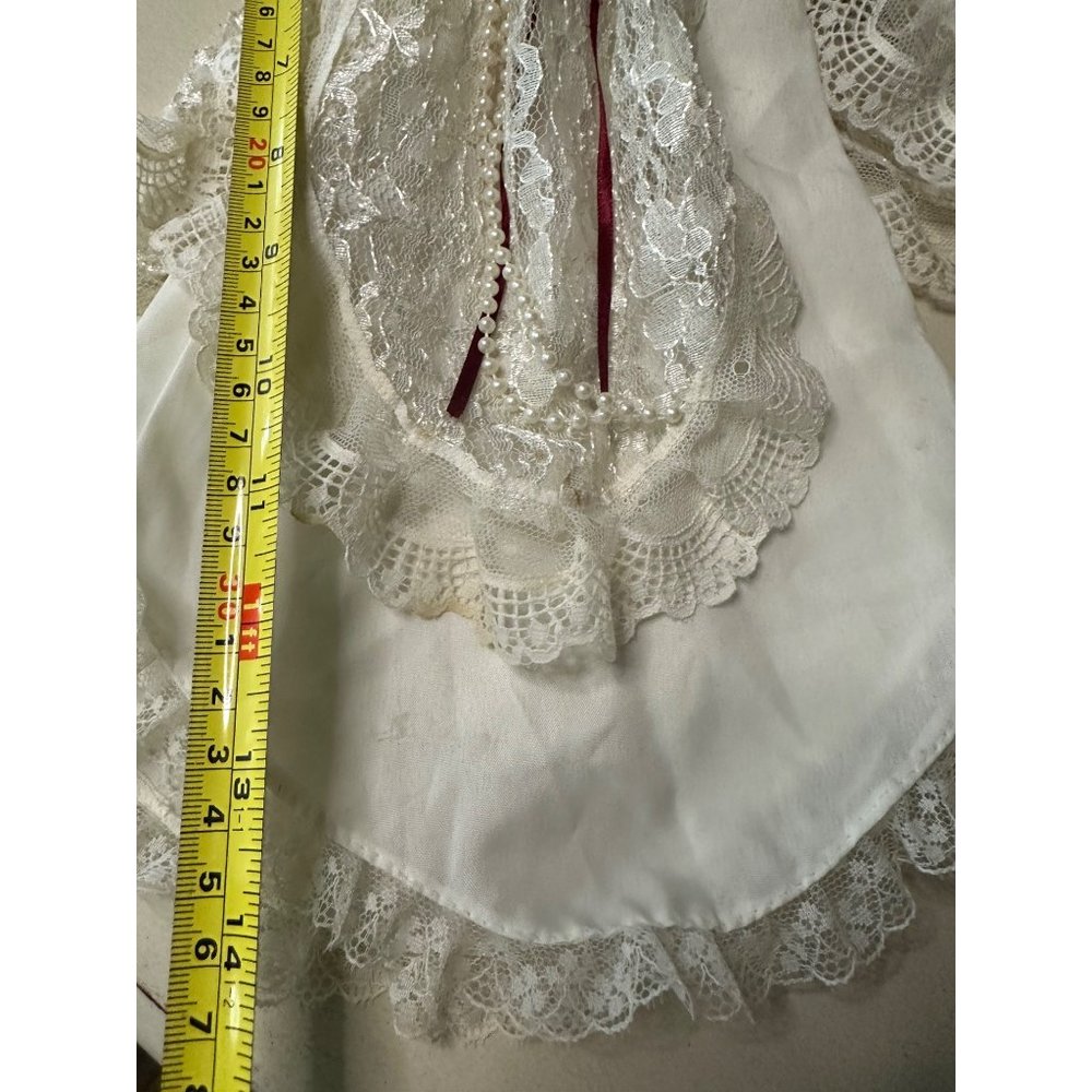 Victorian Vintage Porcelain angel white lace dress - Picture 6 of 8